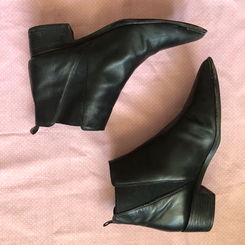 MARC FISHER CHELSEA BLACK LEATHER WITCH BOOTIE - Picture 2 of 8
